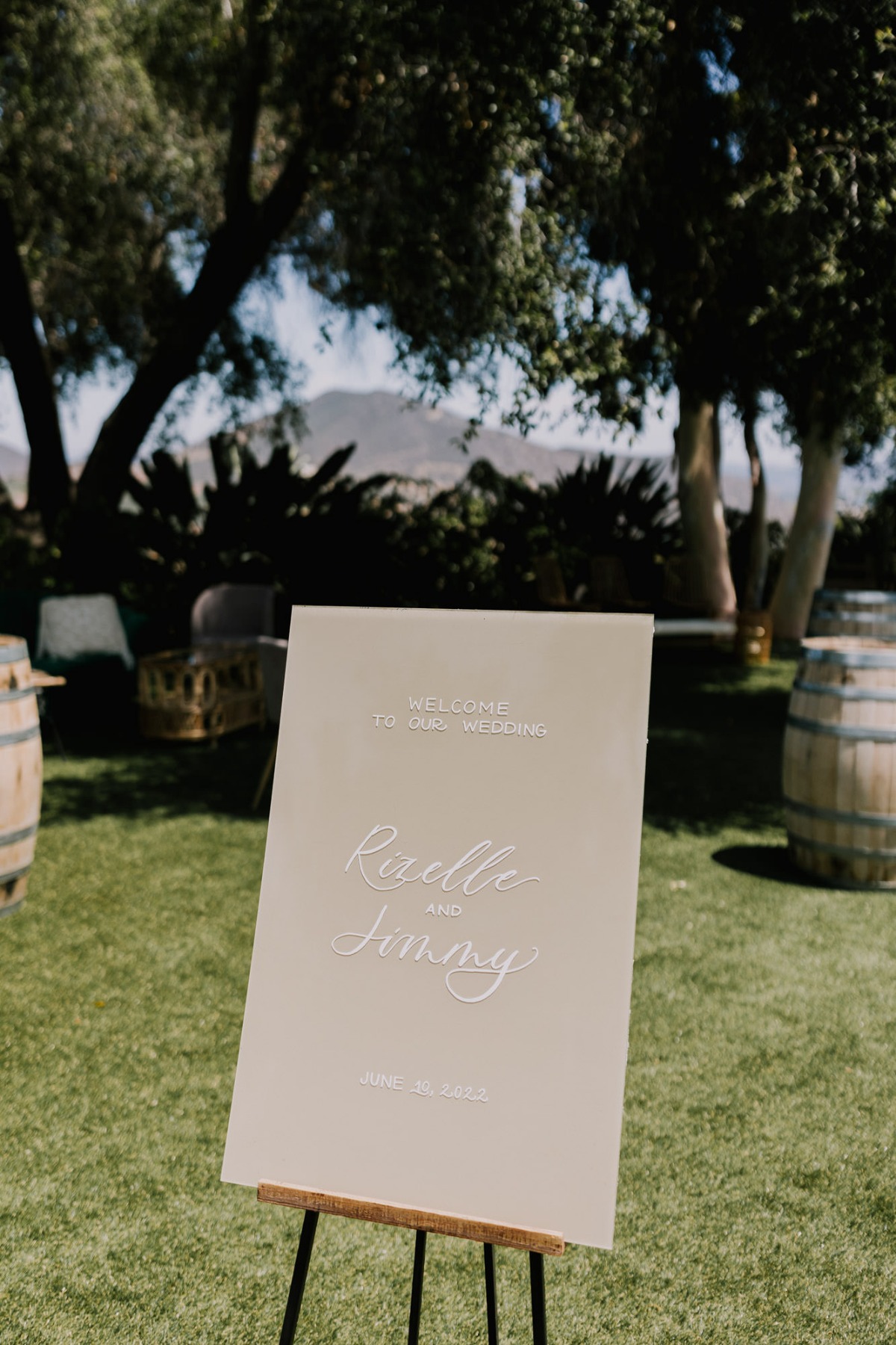 minimalist wedding welcome sign