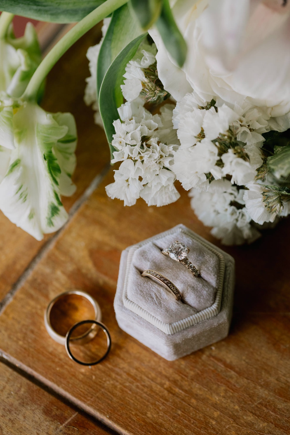 yellow gold wedding rings