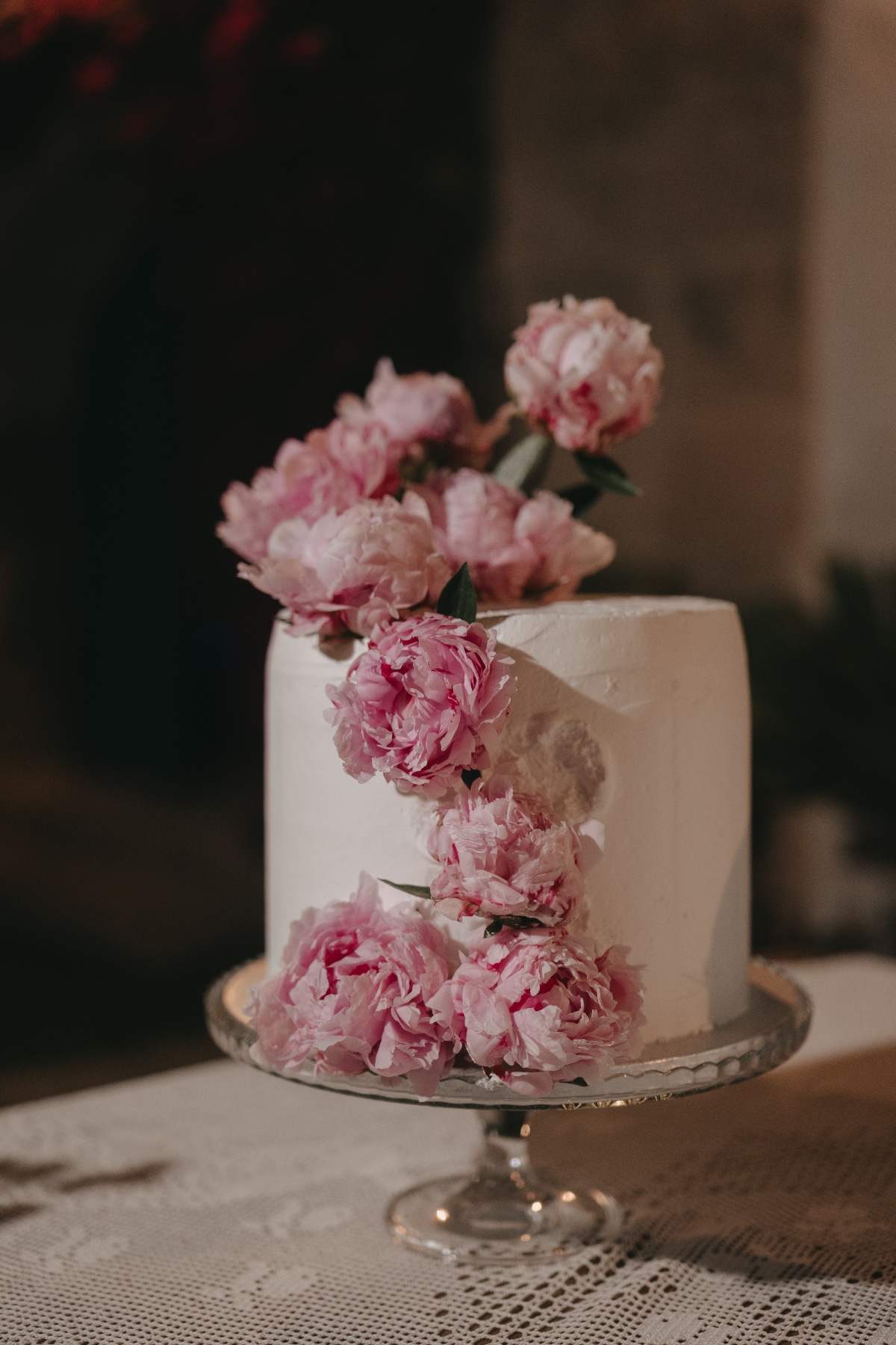 wedding cake with peonies