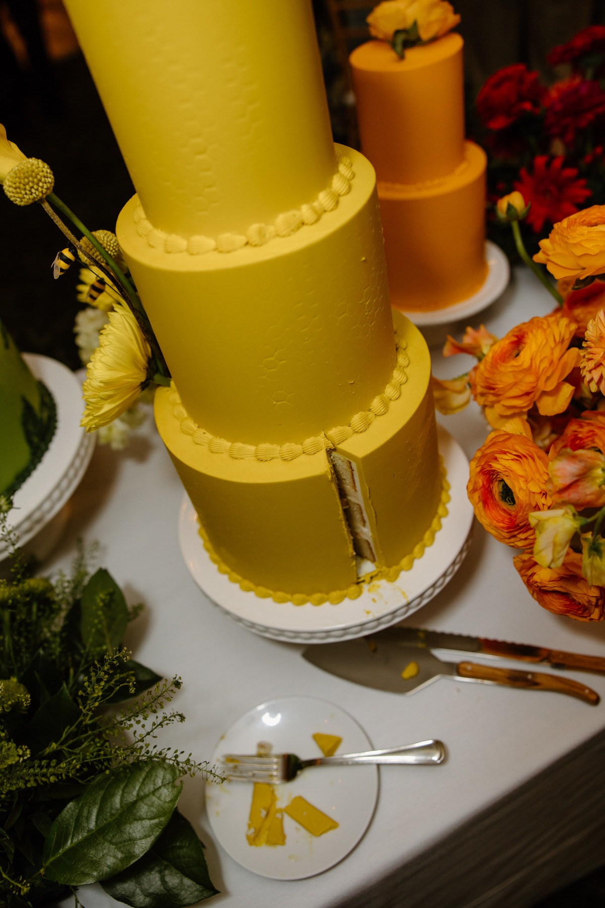 yellow and orange wedding cake ideas