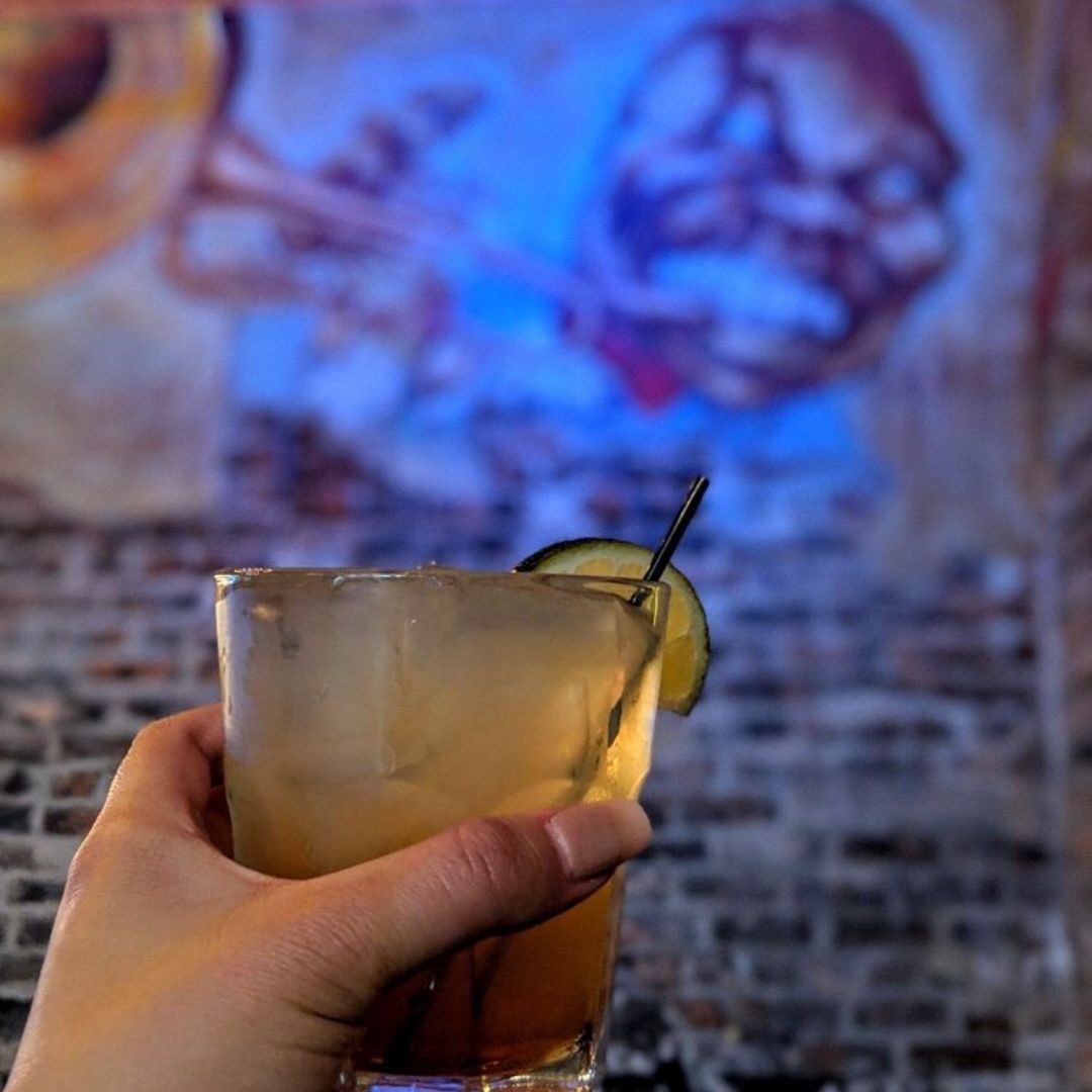 where to get drinks and music in new orleans