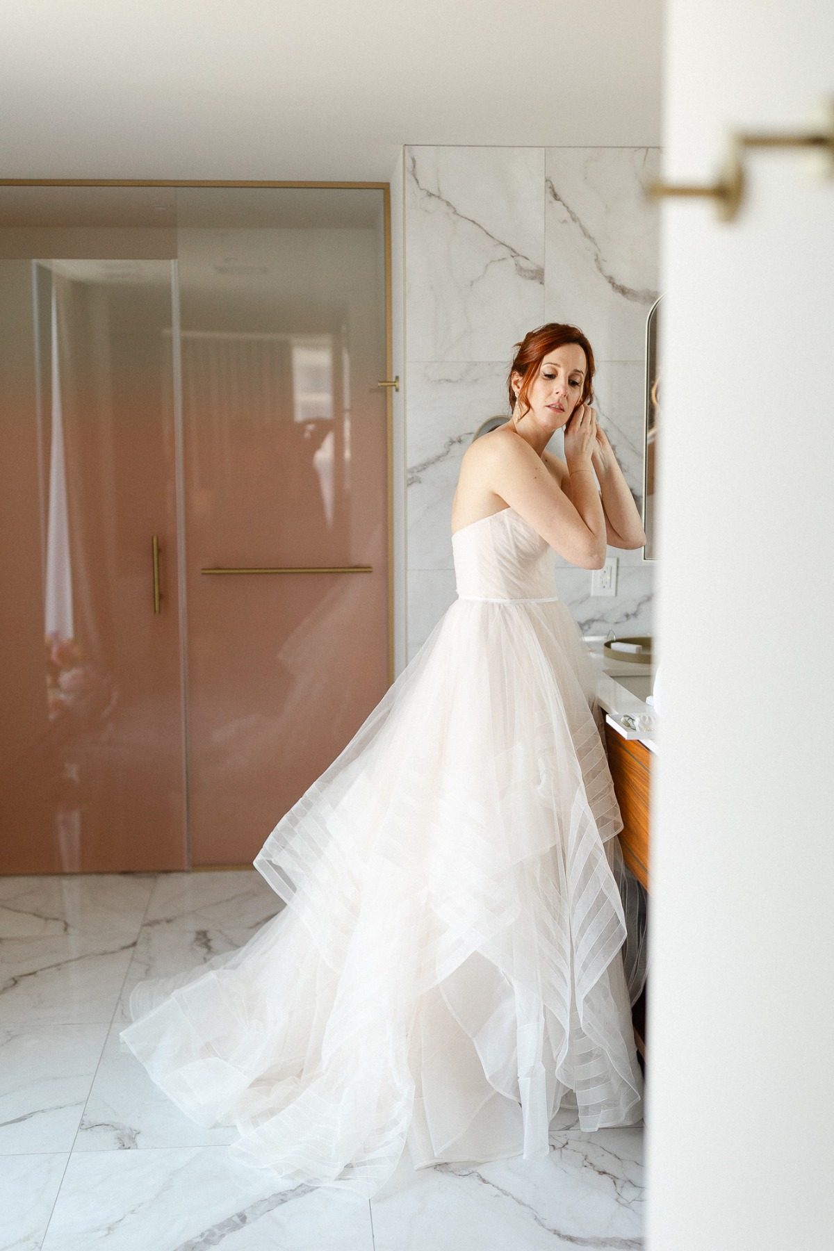 intimate-wedding-at-honeyrose-hotel-06