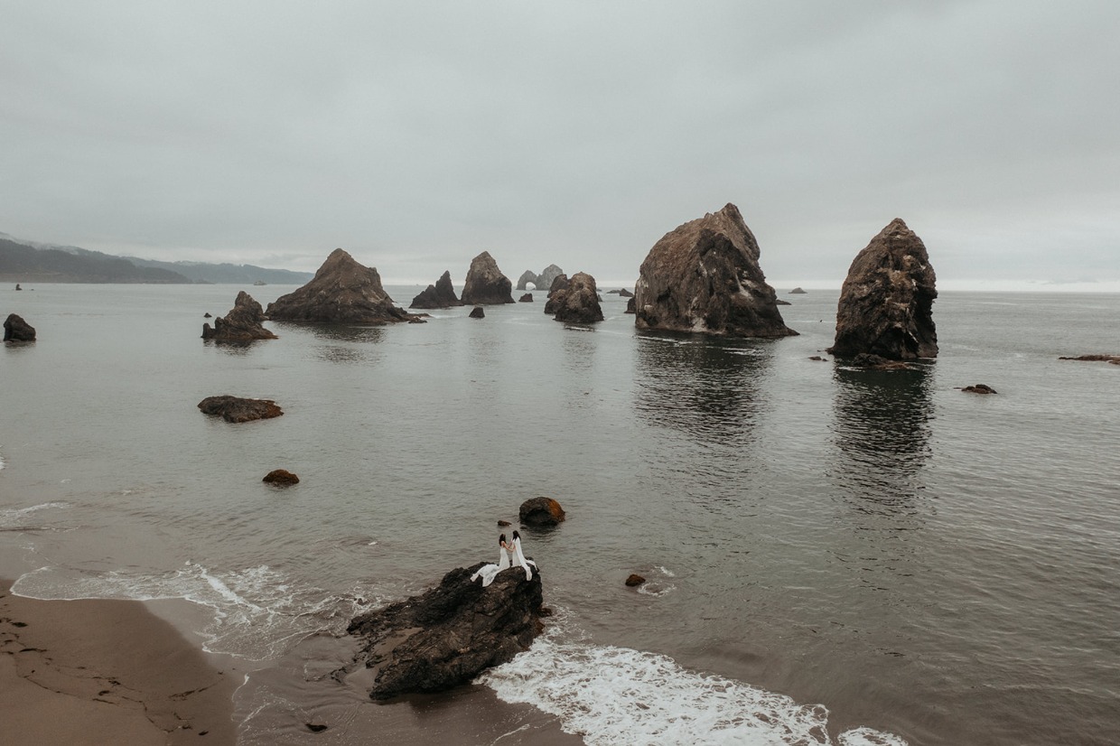 wedding on the oregon coast at crook point