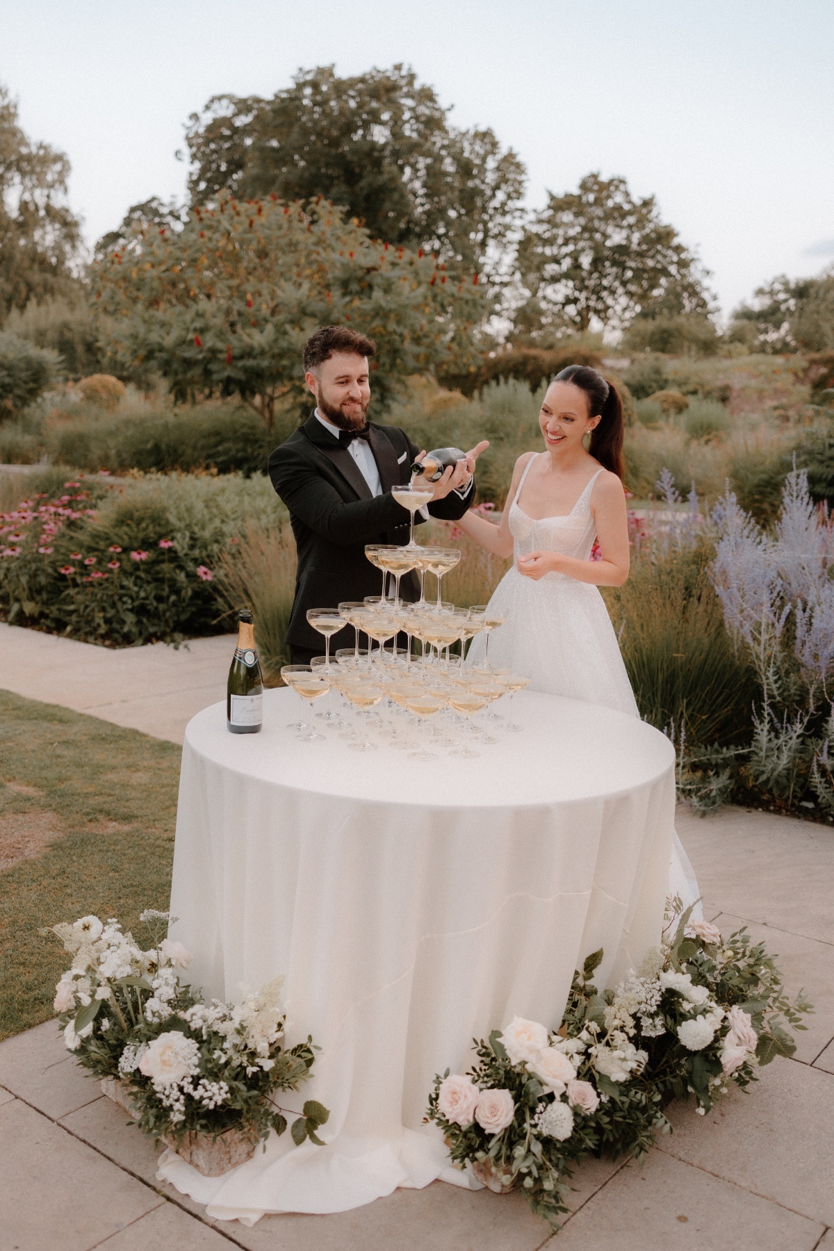 champagne tower ideas for wedding