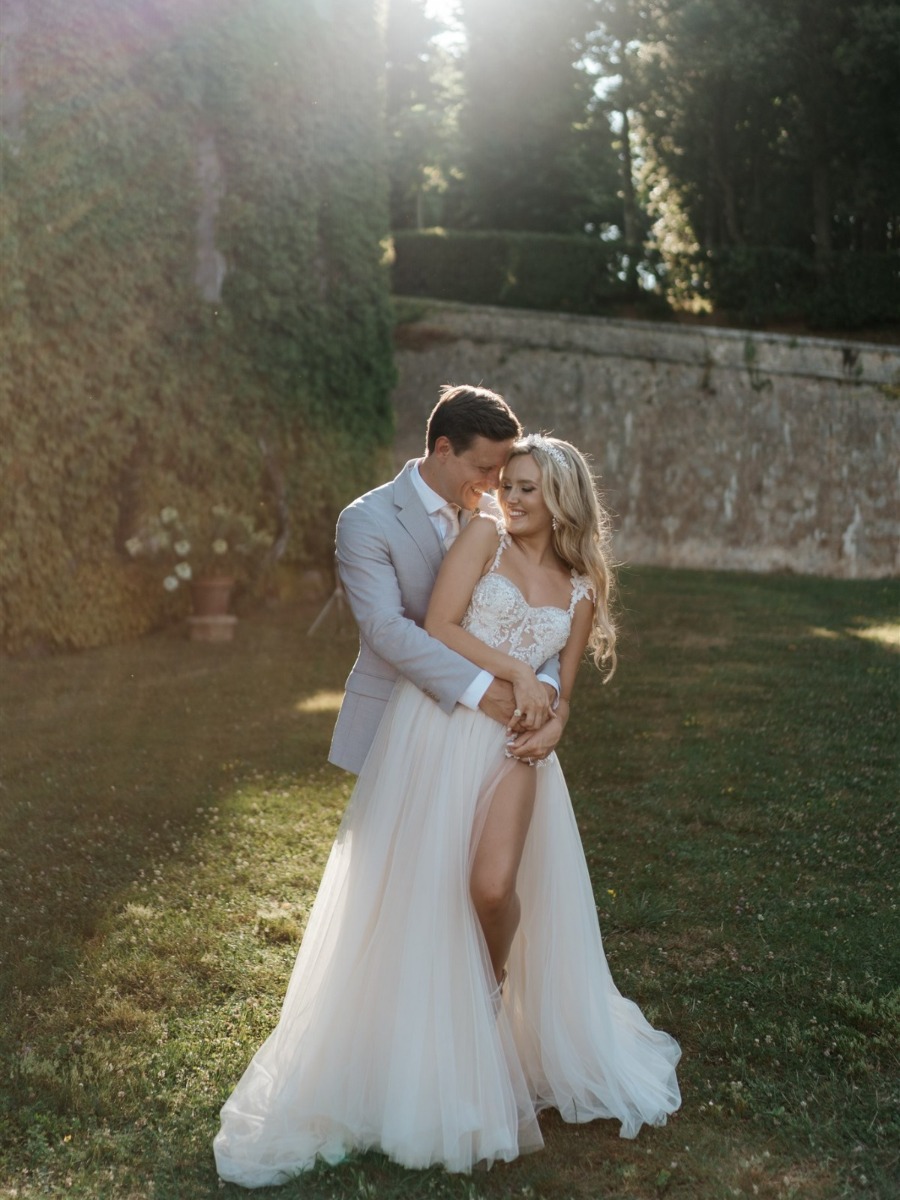 Italian castle wedding inspired by tay swift's enchanted